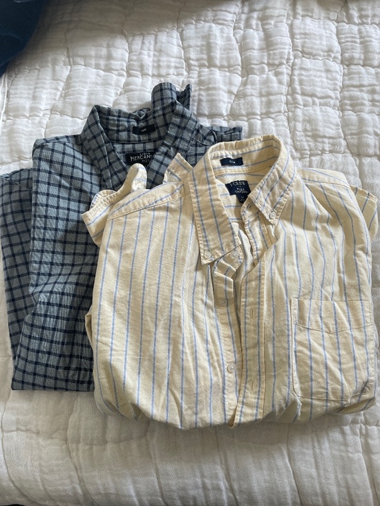 Button down shirts - Picture 1 of 4